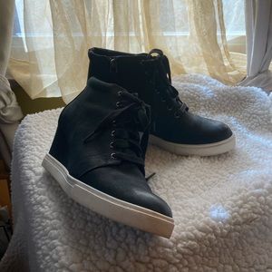 Leather Gym shoe (boot style)